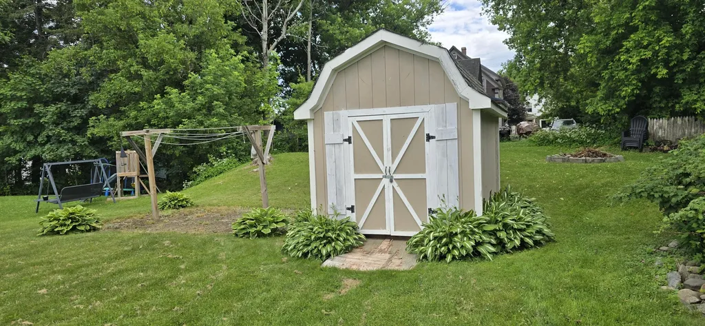32 Green Street Houlton ME 04730