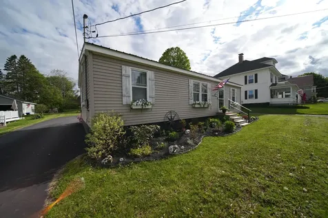 32 Green Street Houlton ME 04730