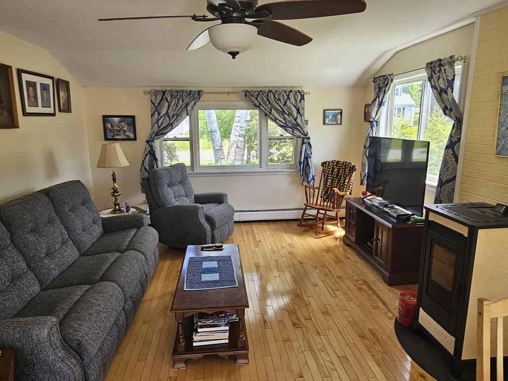 81 Birchwood Boulevard Brewer ME 04412