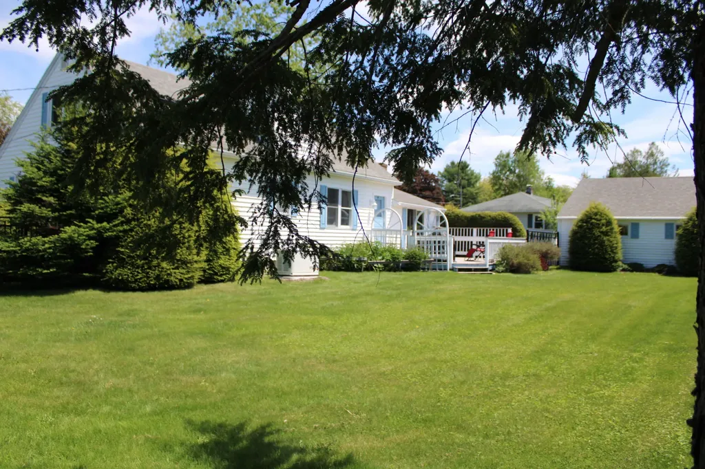 81 Birchwood Boulevard Brewer ME 04412