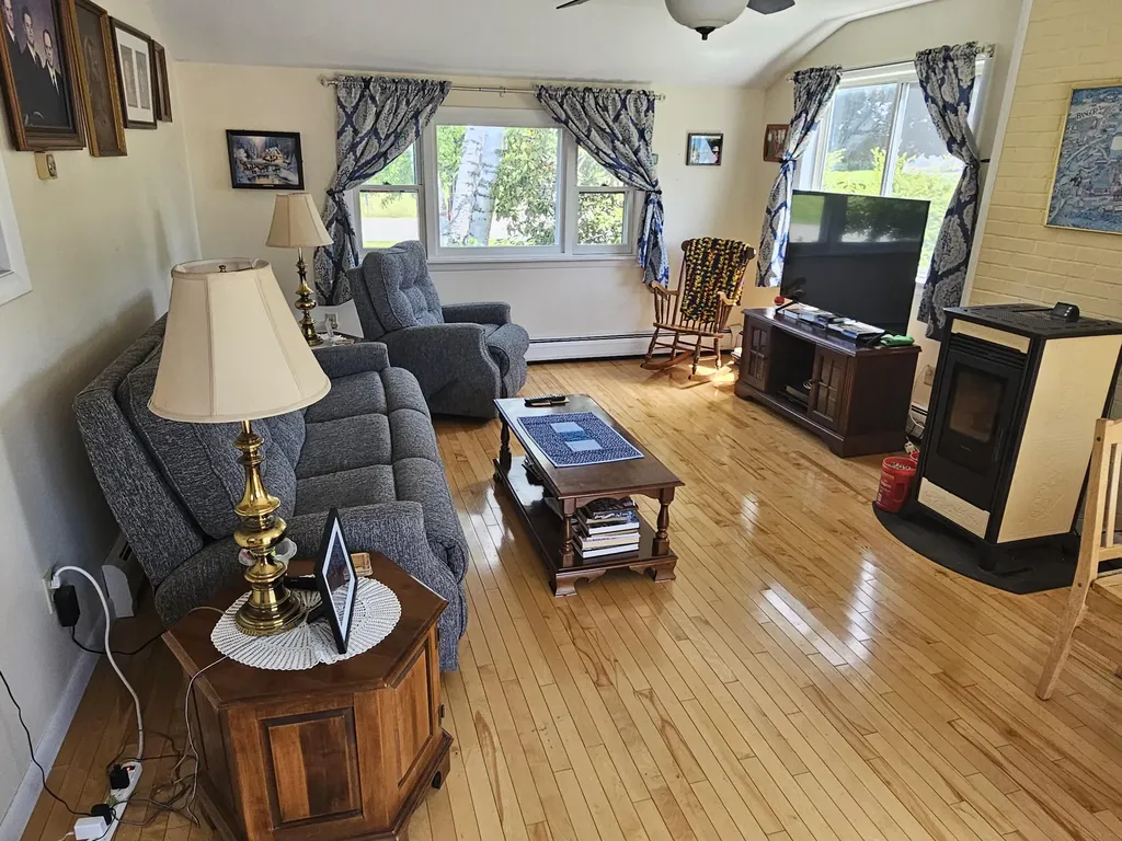 81 Birchwood Boulevard Brewer ME 04412