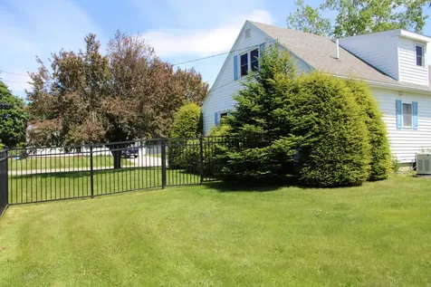 81 Birchwood Boulevard Brewer ME 04412