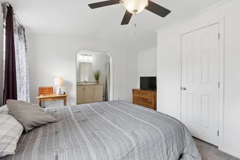 11 Ofarrell Street Topsham ME 04086