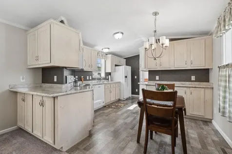 11 Ofarrell Street Topsham ME 04086