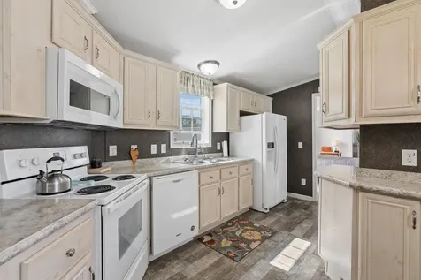 11 Ofarrell Street Topsham ME 04086