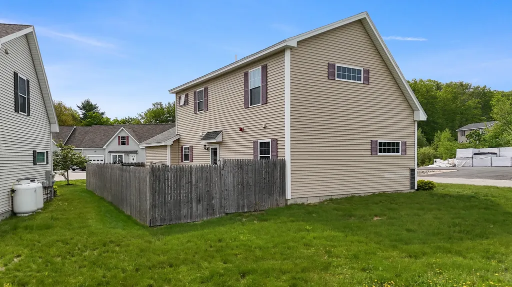 14 Boulder Lane Sanford ME 04073