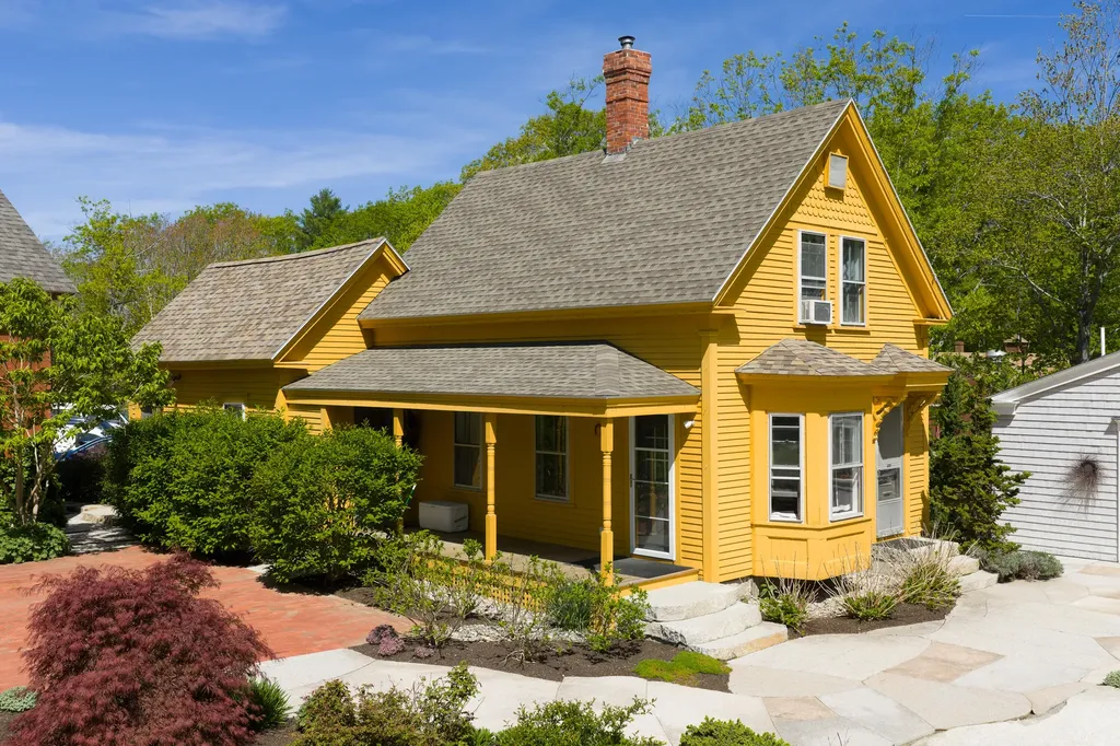 1680 Us-1 York ME 03902
