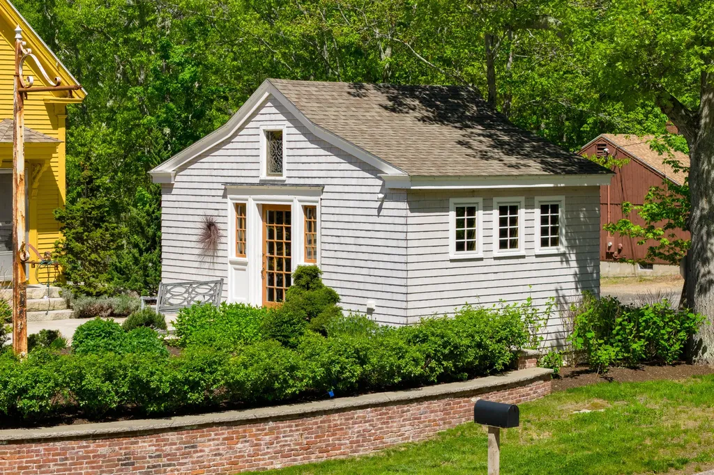 1680 Us-1 York ME 03902