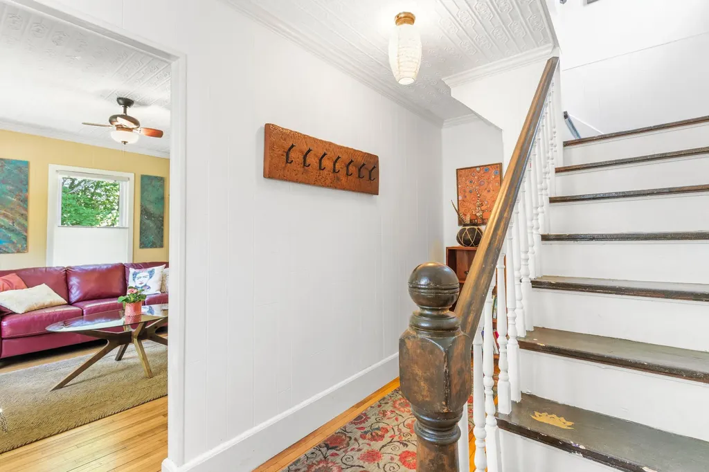 9 Cottage Place Westbrook ME 04092
