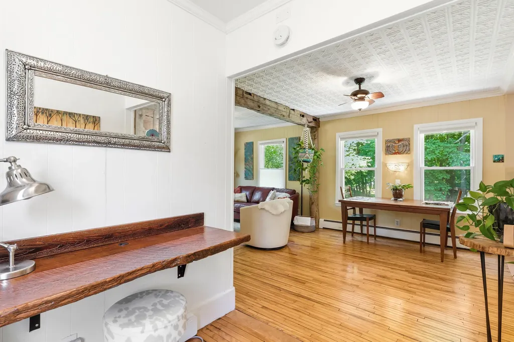 9 Cottage Place Westbrook ME 04092
