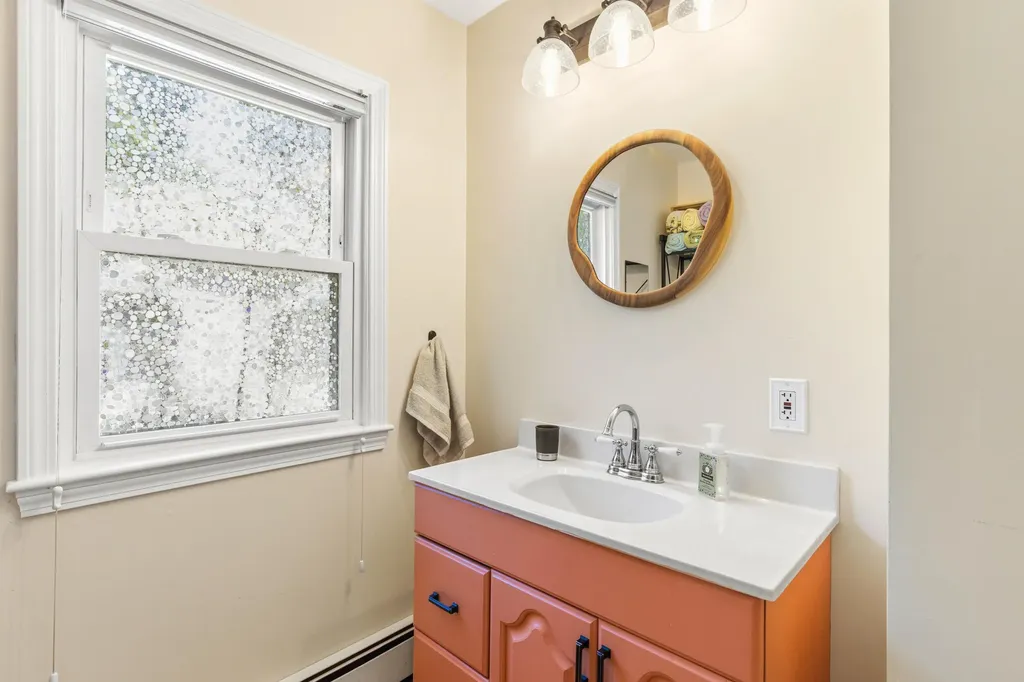 9 Cottage Place Westbrook ME 04092