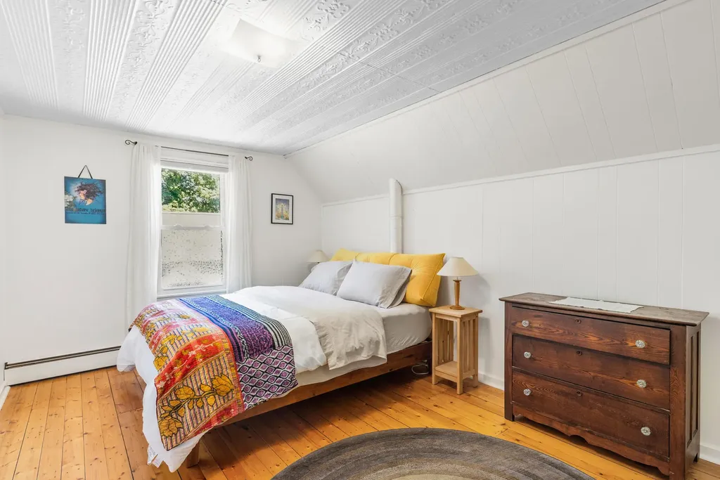 9 Cottage Place Westbrook ME 04092