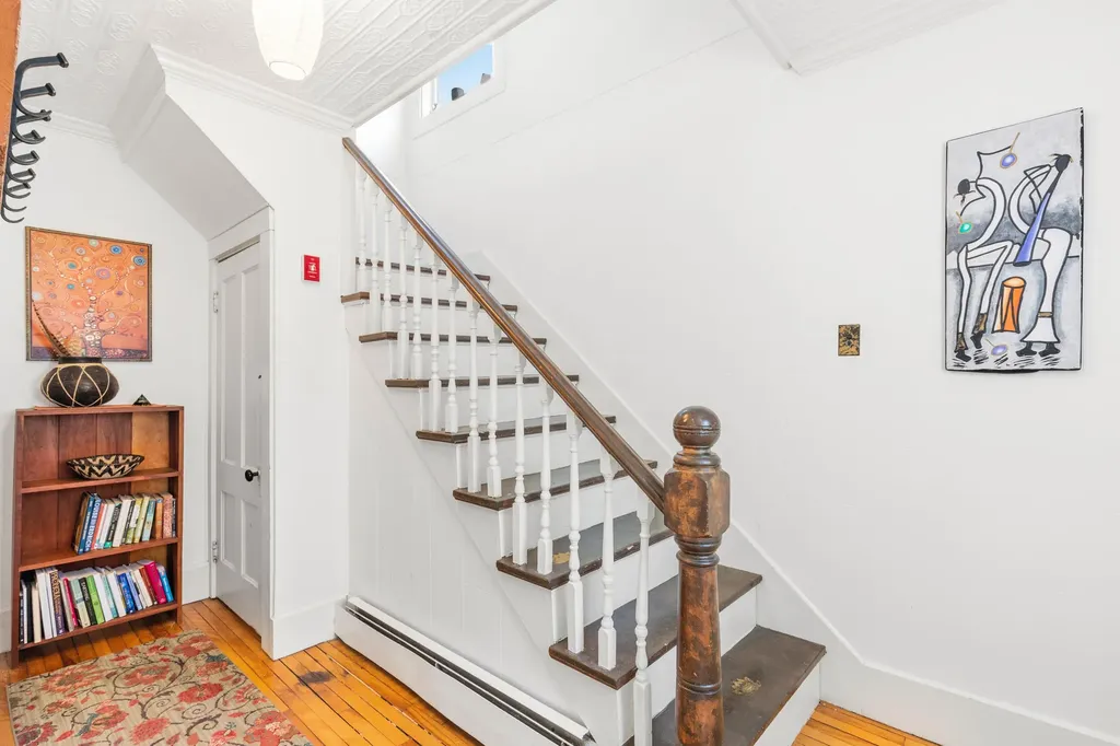 9 Cottage Place Westbrook ME 04092