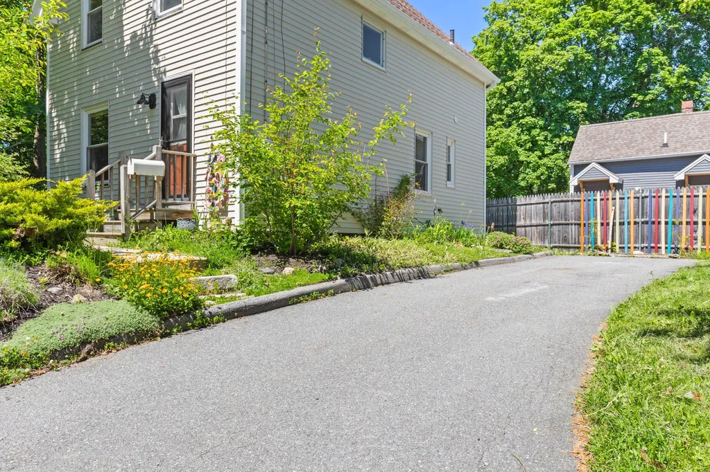 9 Cottage Place Westbrook ME 04092