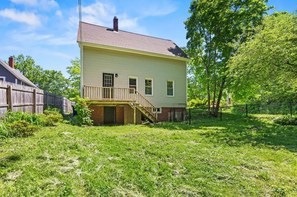 9 Cottage Place Westbrook ME 04092