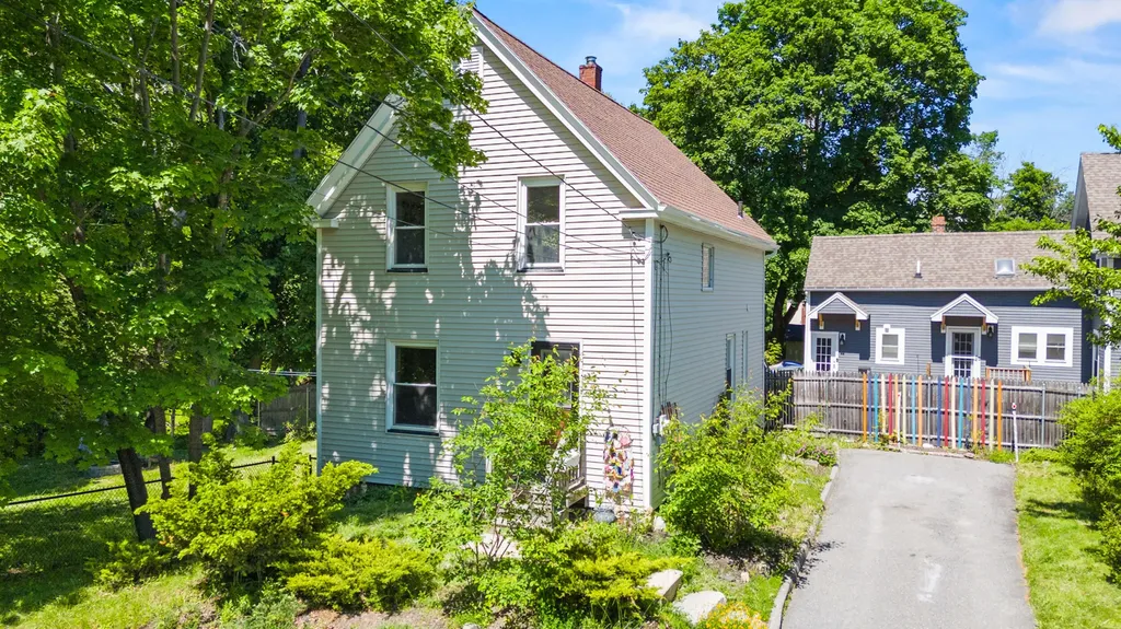 9 Cottage Place Westbrook ME 04092