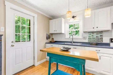9 Cottage Place Westbrook ME 04092