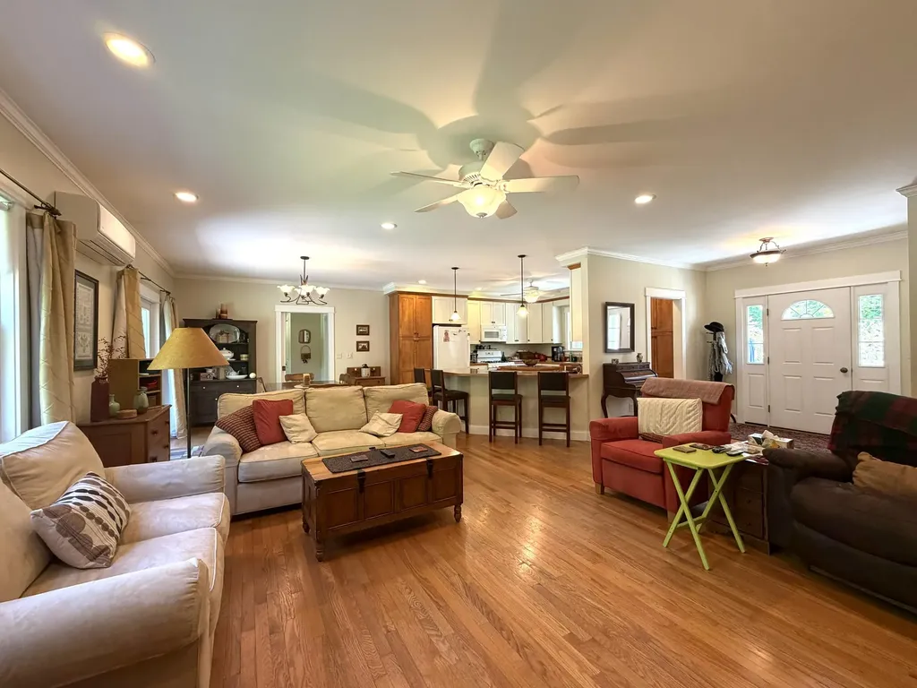 11 Mt View Drive Veazie ME 04401