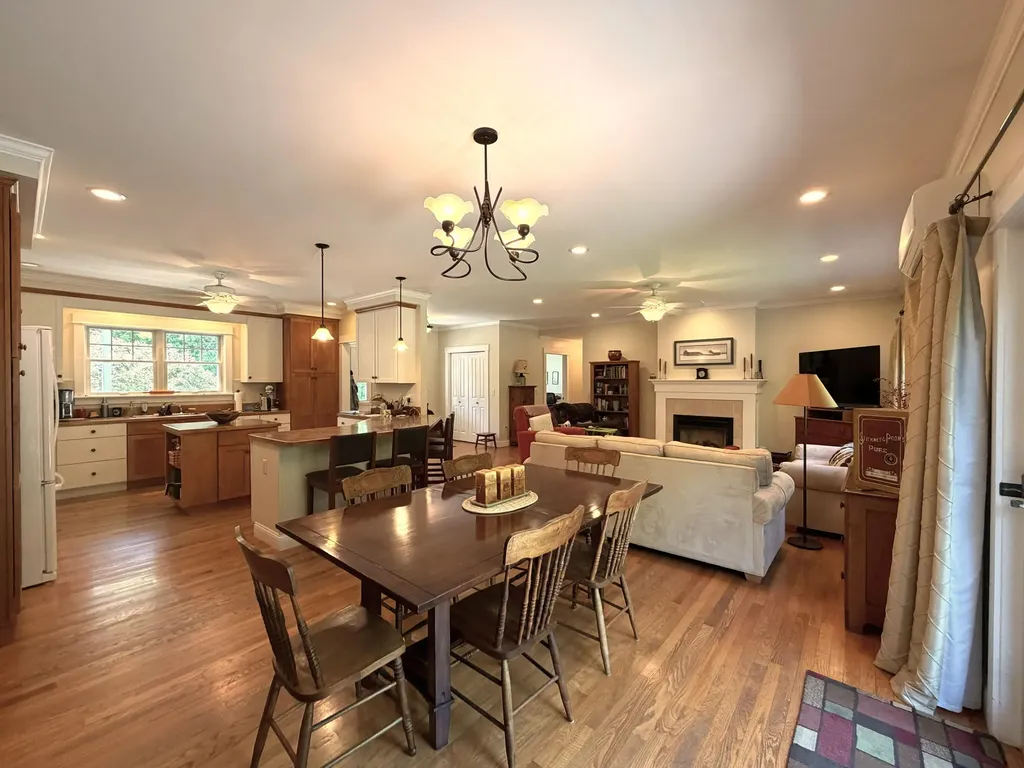 11 Mt View Drive Veazie ME 04401
