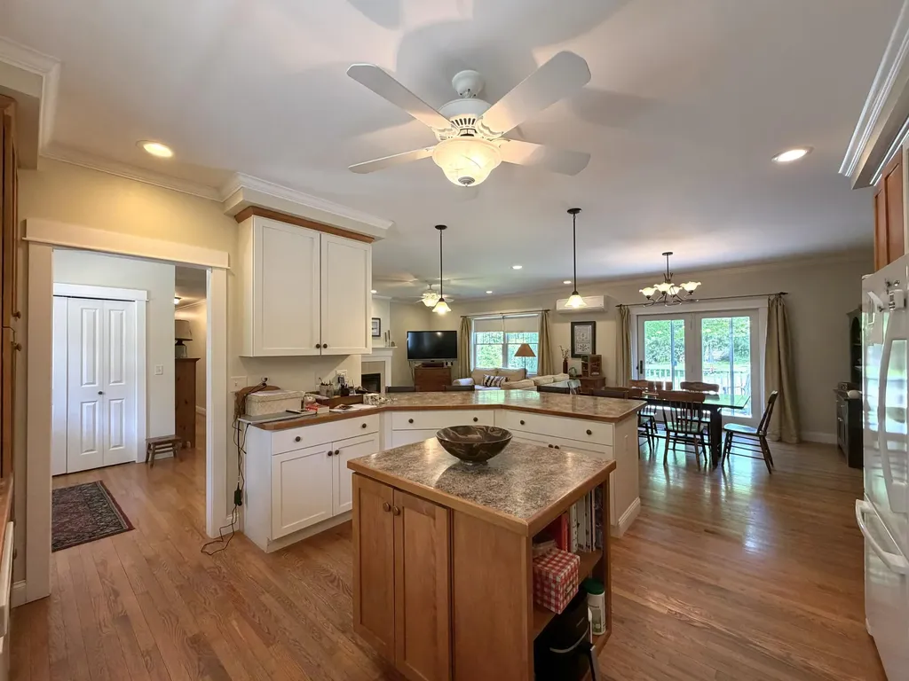 11 Mt View Drive Veazie ME 04401