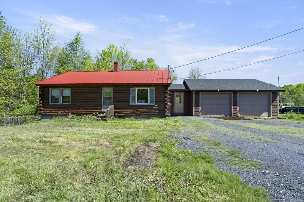 111 Middle Road Fairfield ME 04937