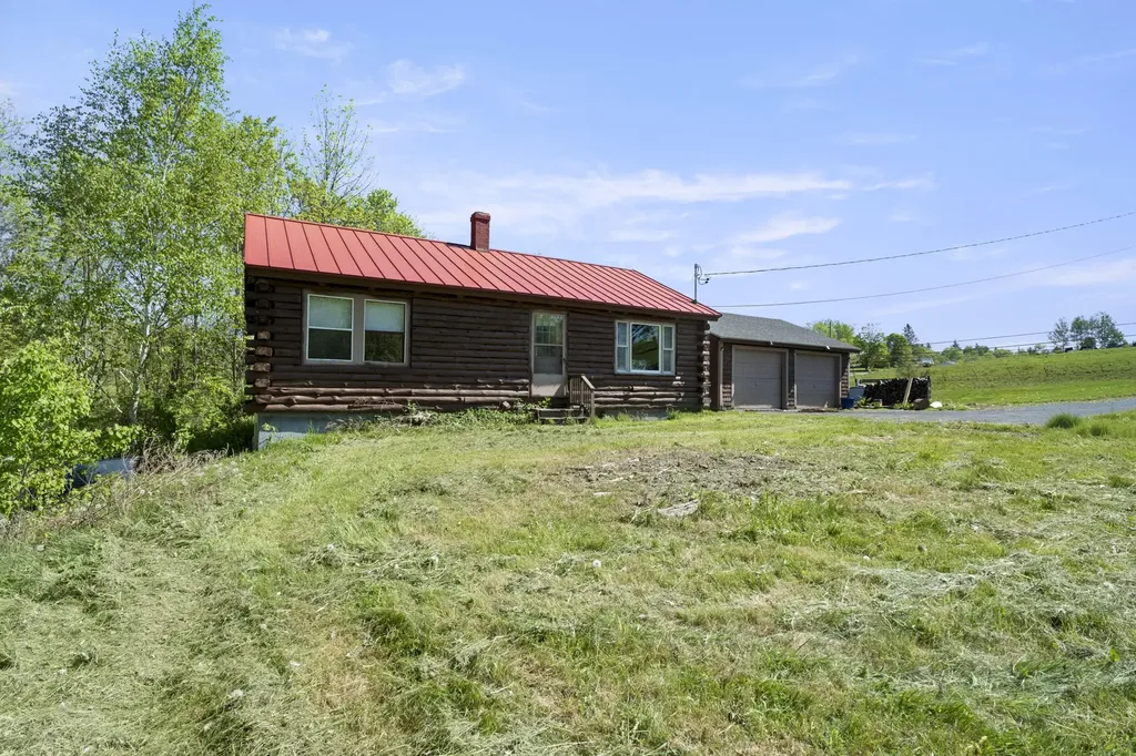 111 Middle Road Fairfield ME 04937
