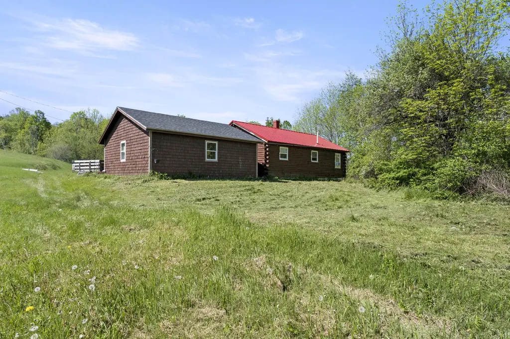 111 Middle Road Fairfield ME 04937