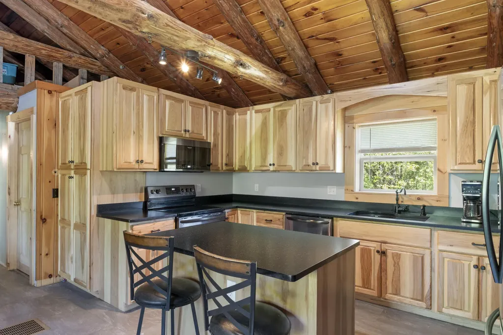 111 Middle Road Fairfield ME 04937