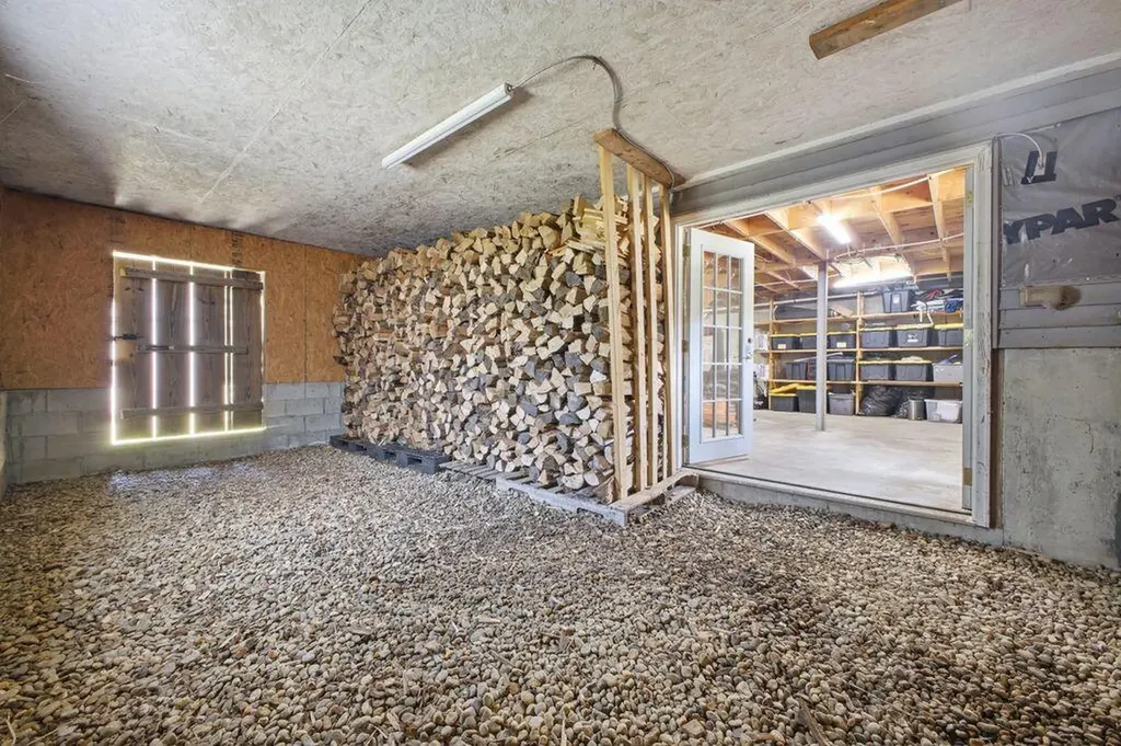 111 Goodrich Road Hebron ME 04238