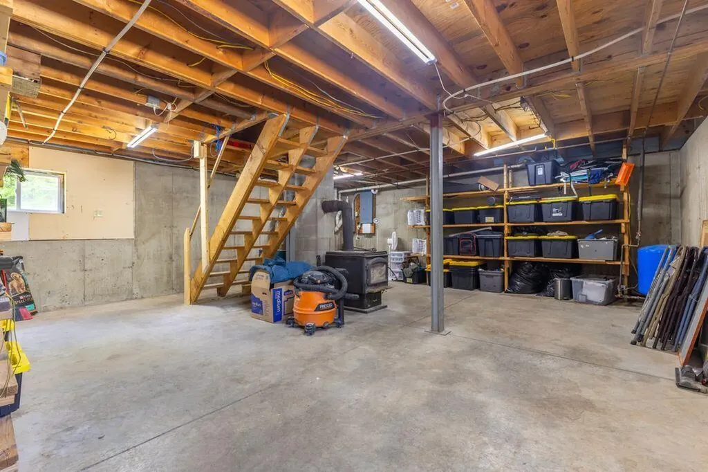 111 Goodrich Road Hebron ME 04238