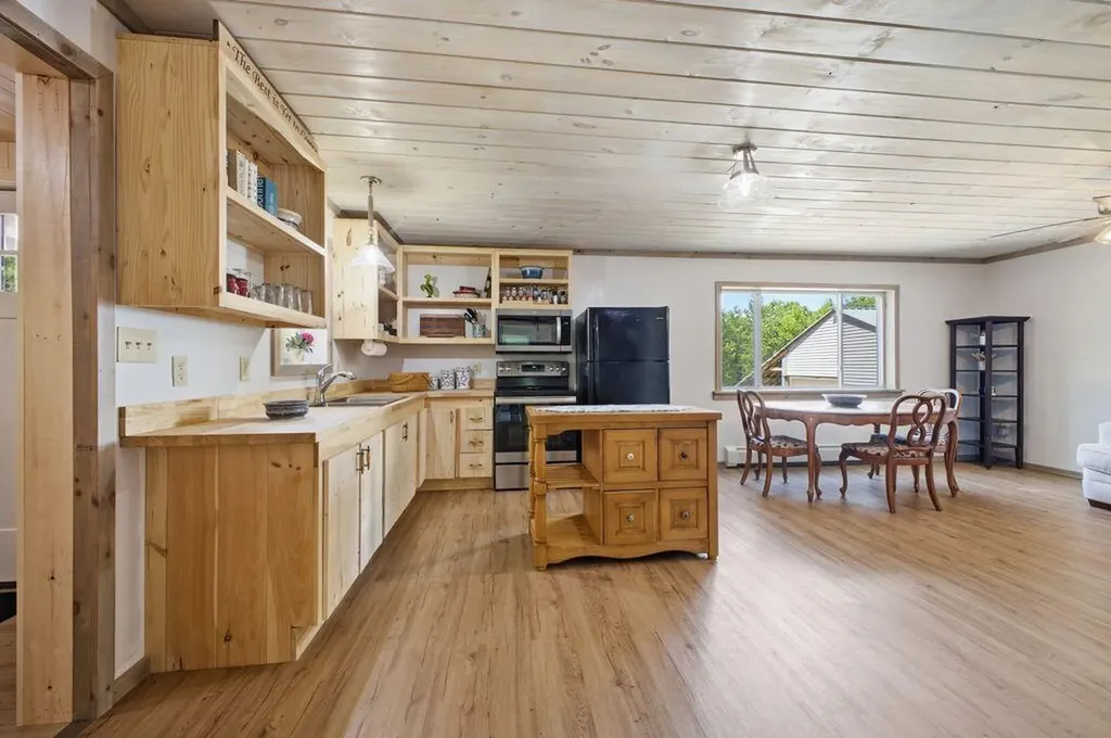 111 Goodrich Road Hebron ME 04238
