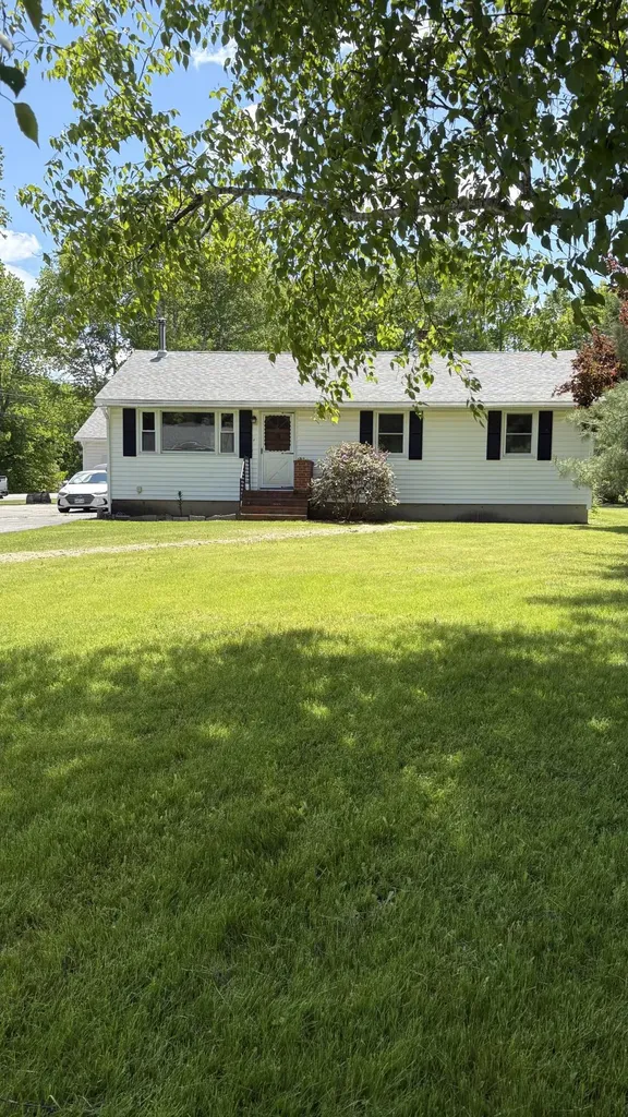 2 Sunrise Circle Augusta ME 04330