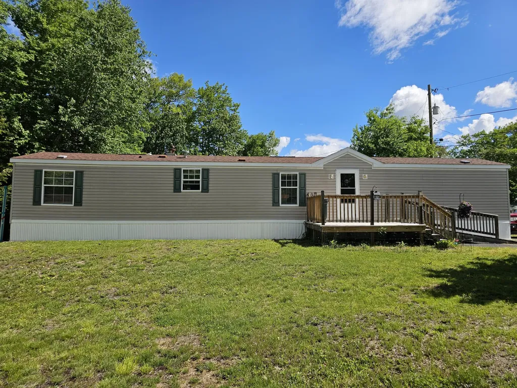 16 Leo Street Sanford ME 04073
