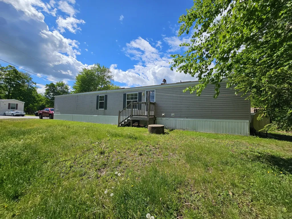 16 Leo Street Sanford ME 04073