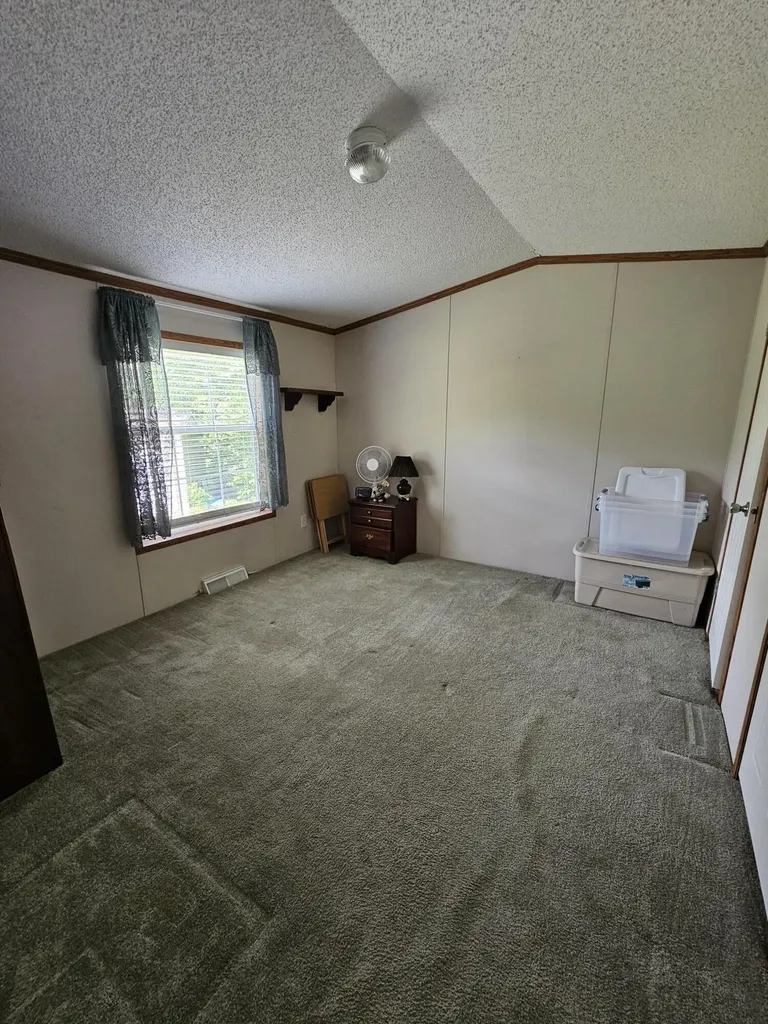 16 Leo Street Sanford ME 04073