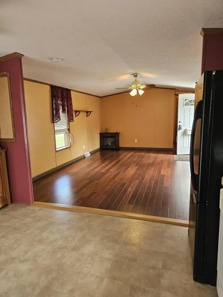 16 Leo Street Sanford ME 04073
