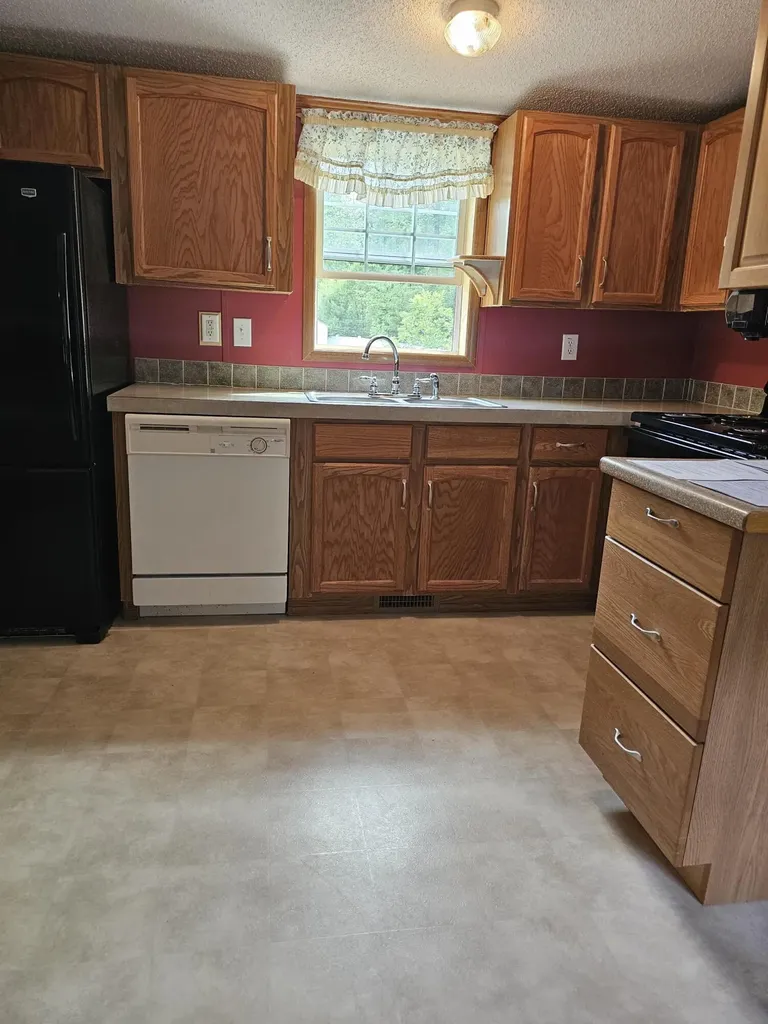 16 Leo Street Sanford ME 04073