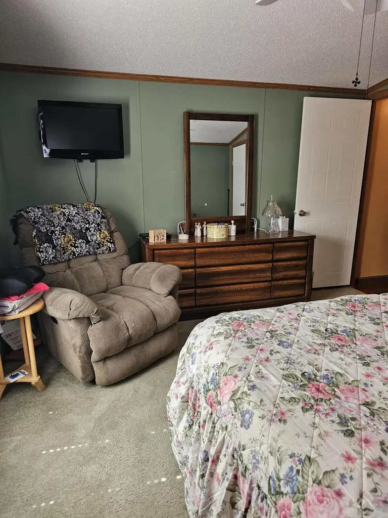 16 Leo Street Sanford ME 04073