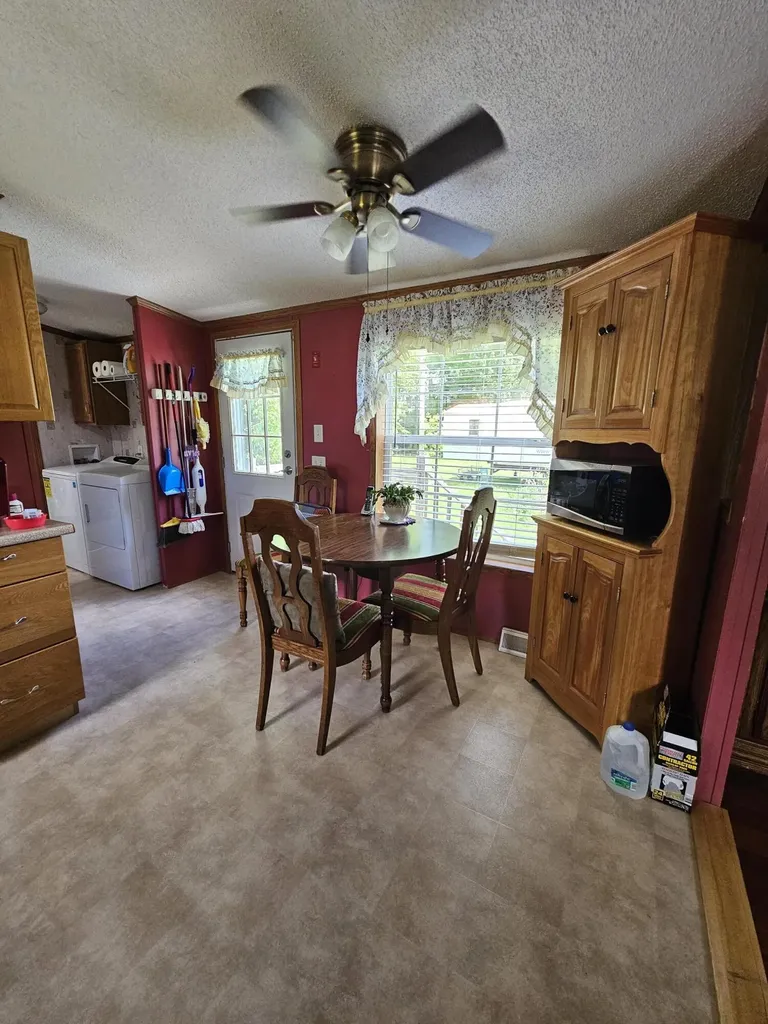 16 Leo Street Sanford ME 04073