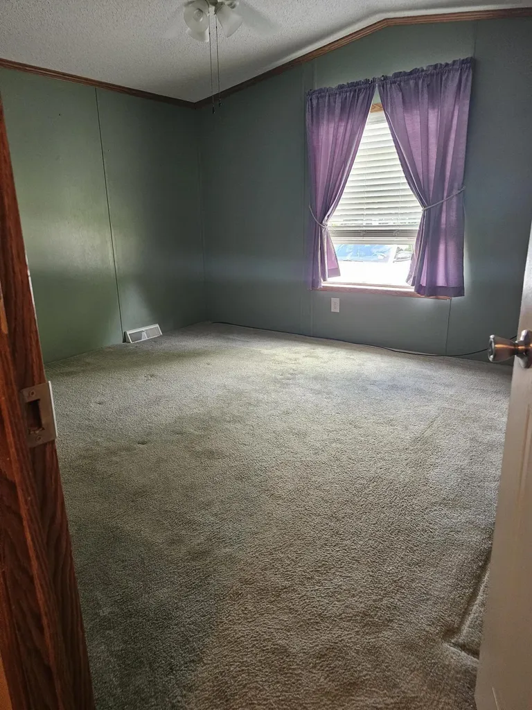 16 Leo Street Sanford ME 04073