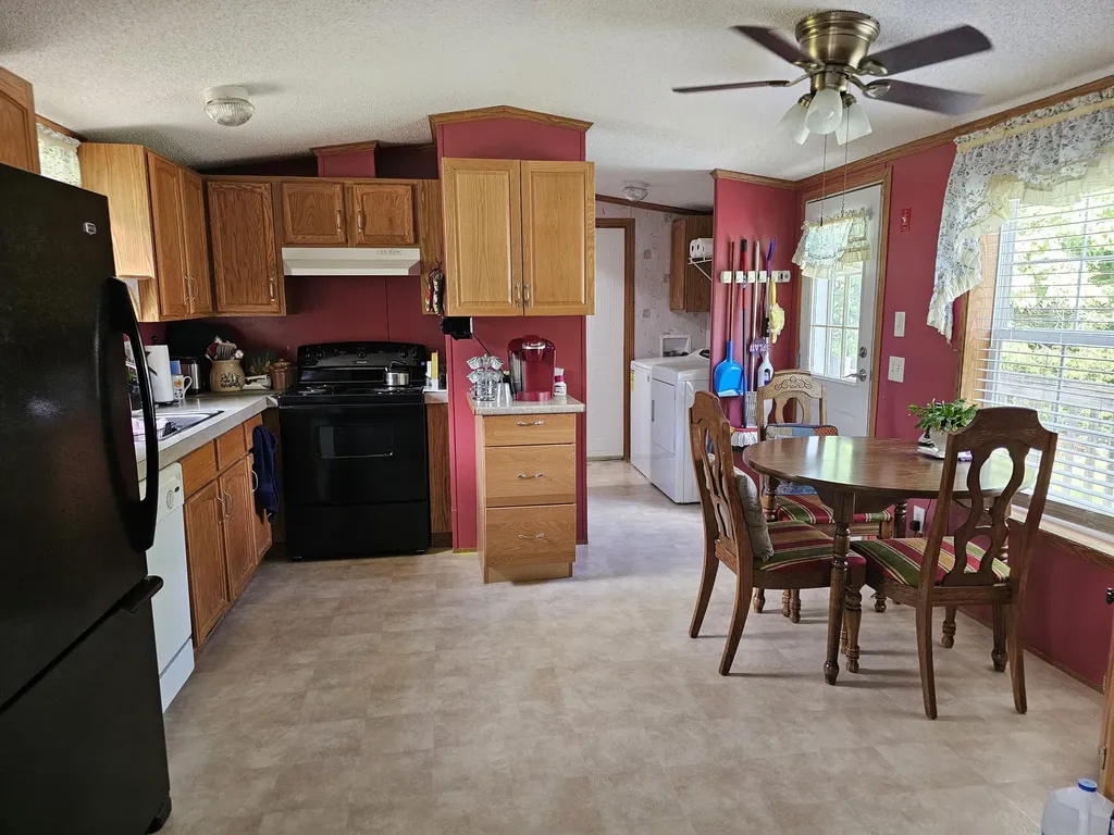 16 Leo Street Sanford ME 04073