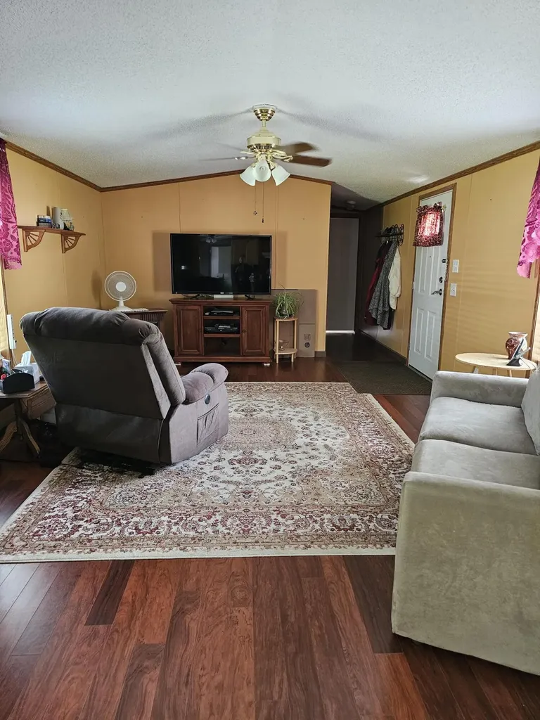 16 Leo Street Sanford ME 04073
