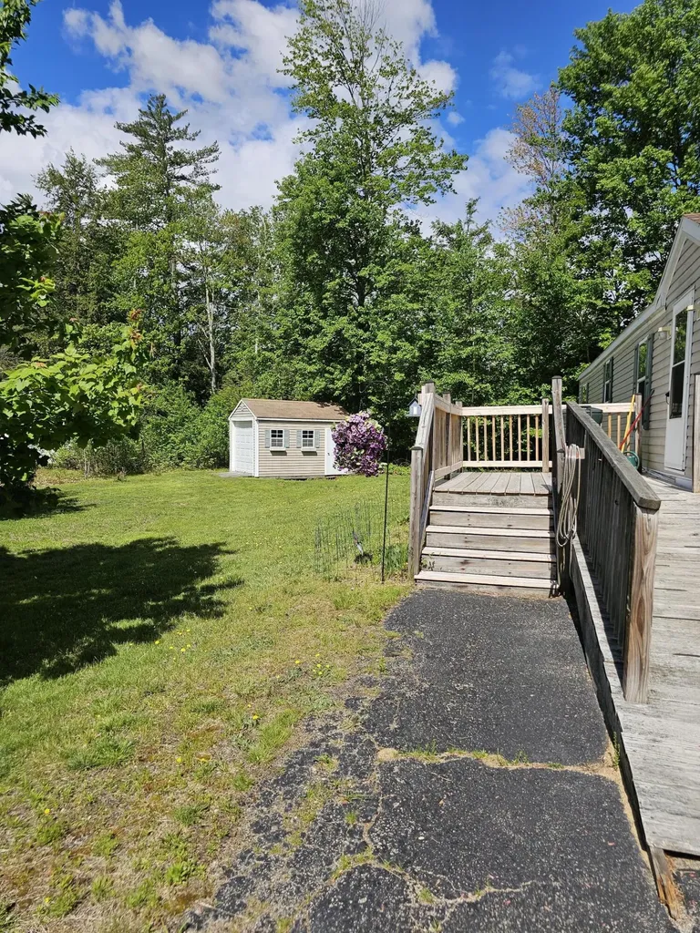 16 Leo Street Sanford ME 04073