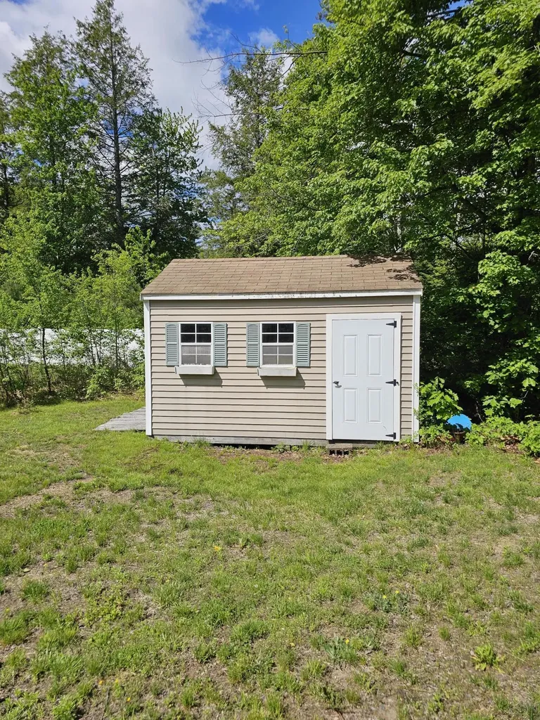 16 Leo Street Sanford ME 04073