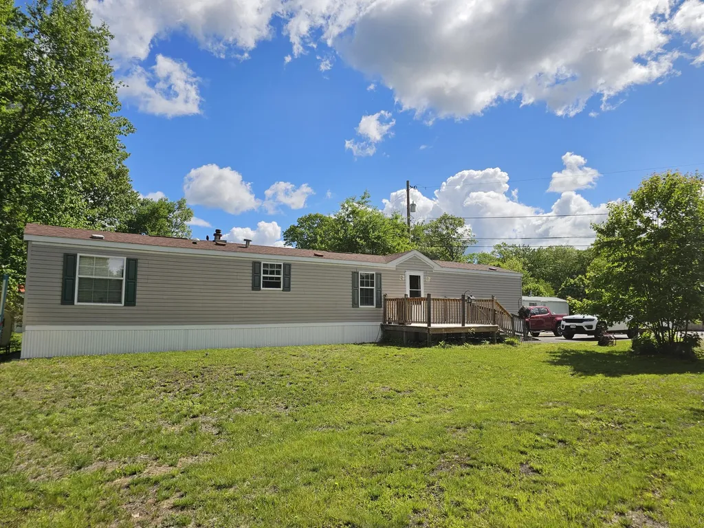 16 Leo Street Sanford ME 04073