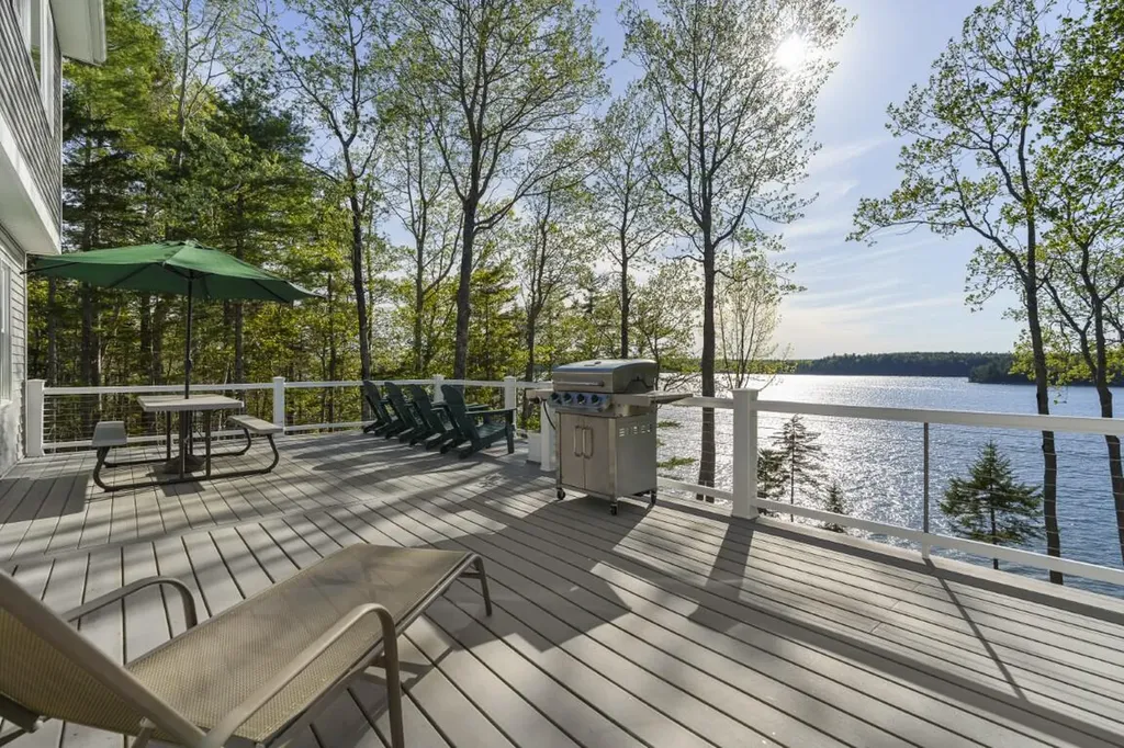 564 West Side Road Boothbay ME 04537