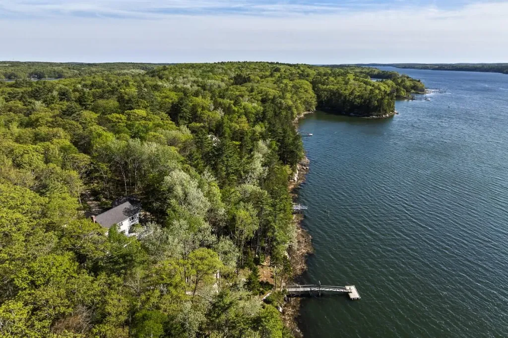 564 West Side Road Boothbay ME 04537