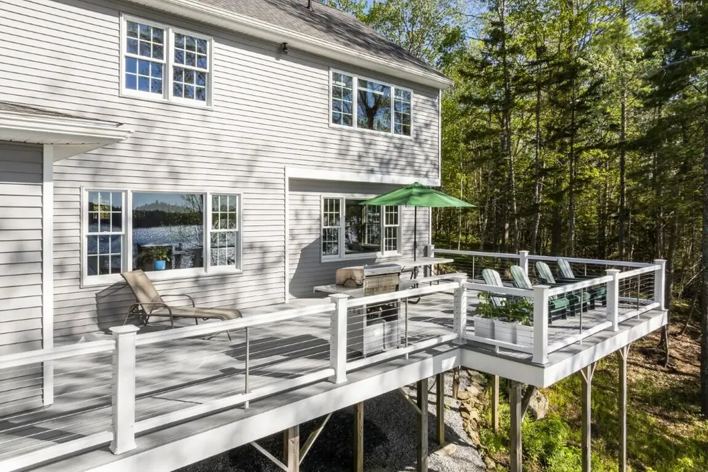 564 West Side Road Boothbay ME 04537