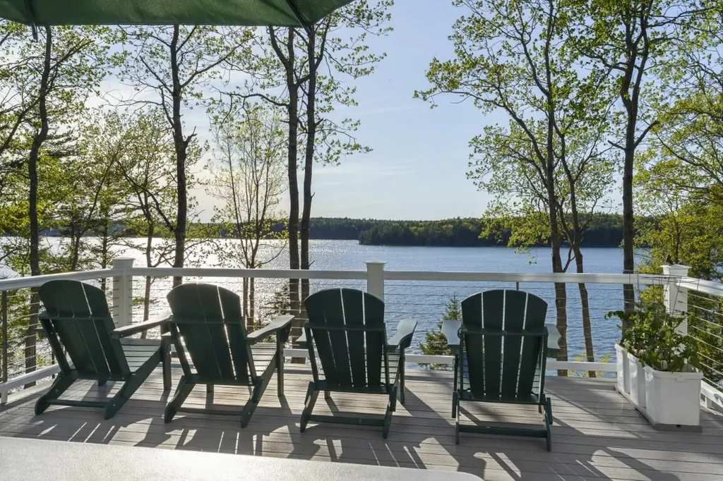 564 West Side Road Boothbay ME 04537
