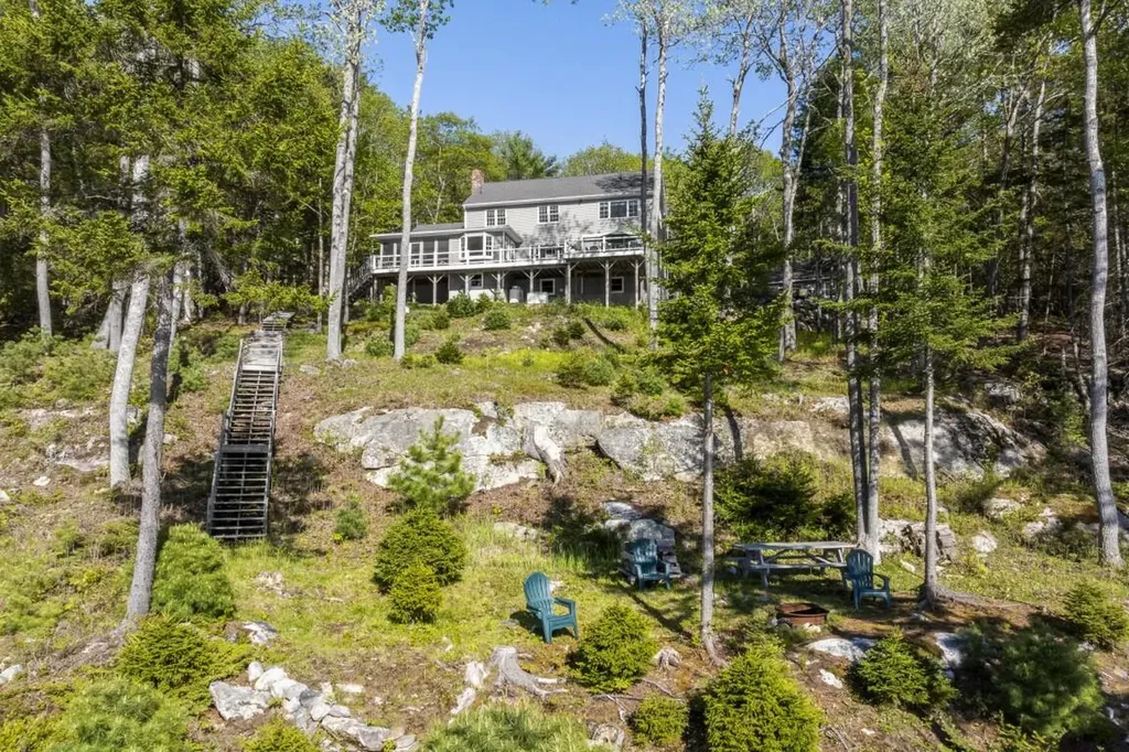 564 West Side Road Boothbay ME 04537